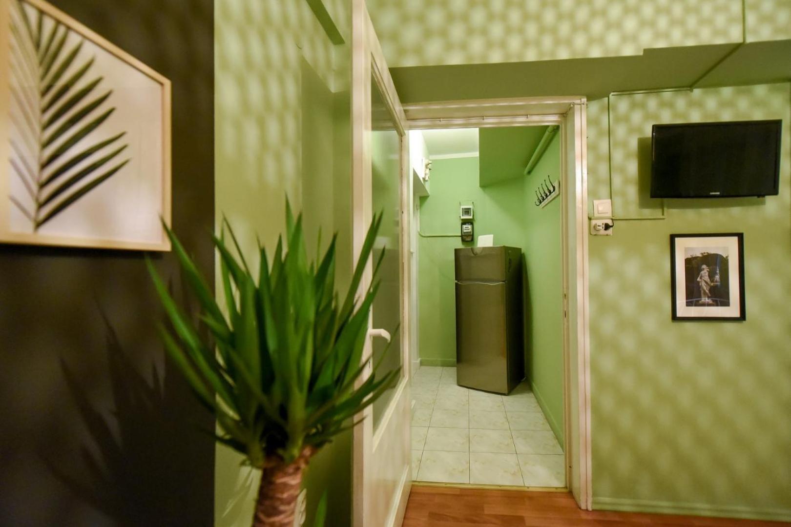 Chic Accommodation With Breathtaking Views Over Calea Victoriei - Your Central Heaven Bucharest Bilik gambar