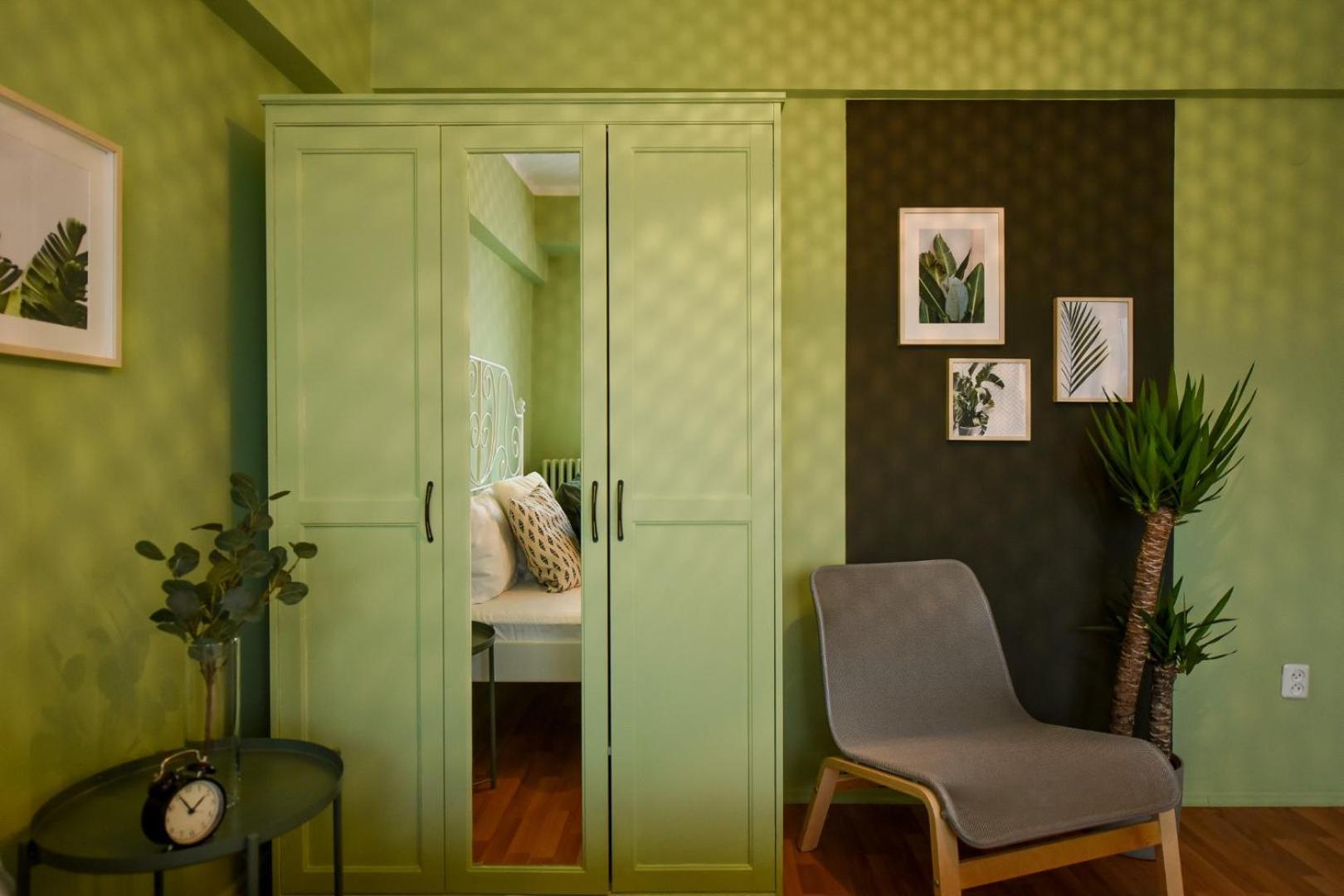 Chic Accommodation With Breathtaking Views Over Calea Victoriei - Your Central Heaven Bucharest Bilik gambar