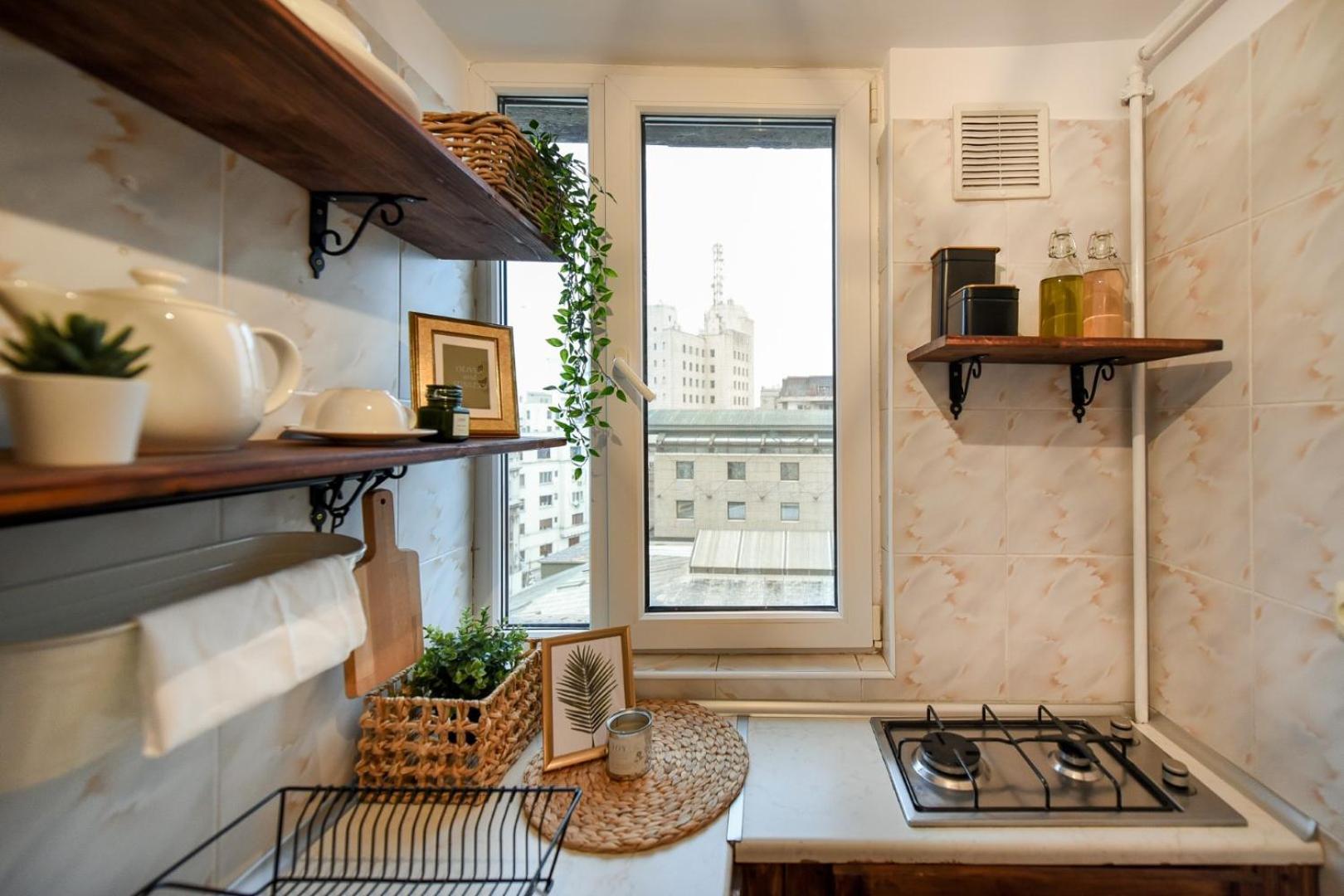 Chic Accommodation With Breathtaking Views Over Calea Victoriei - Your Central Heaven Bucharest Bilik gambar